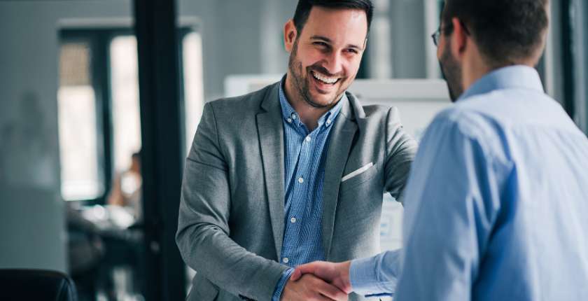 Busisnesmen shaking hands